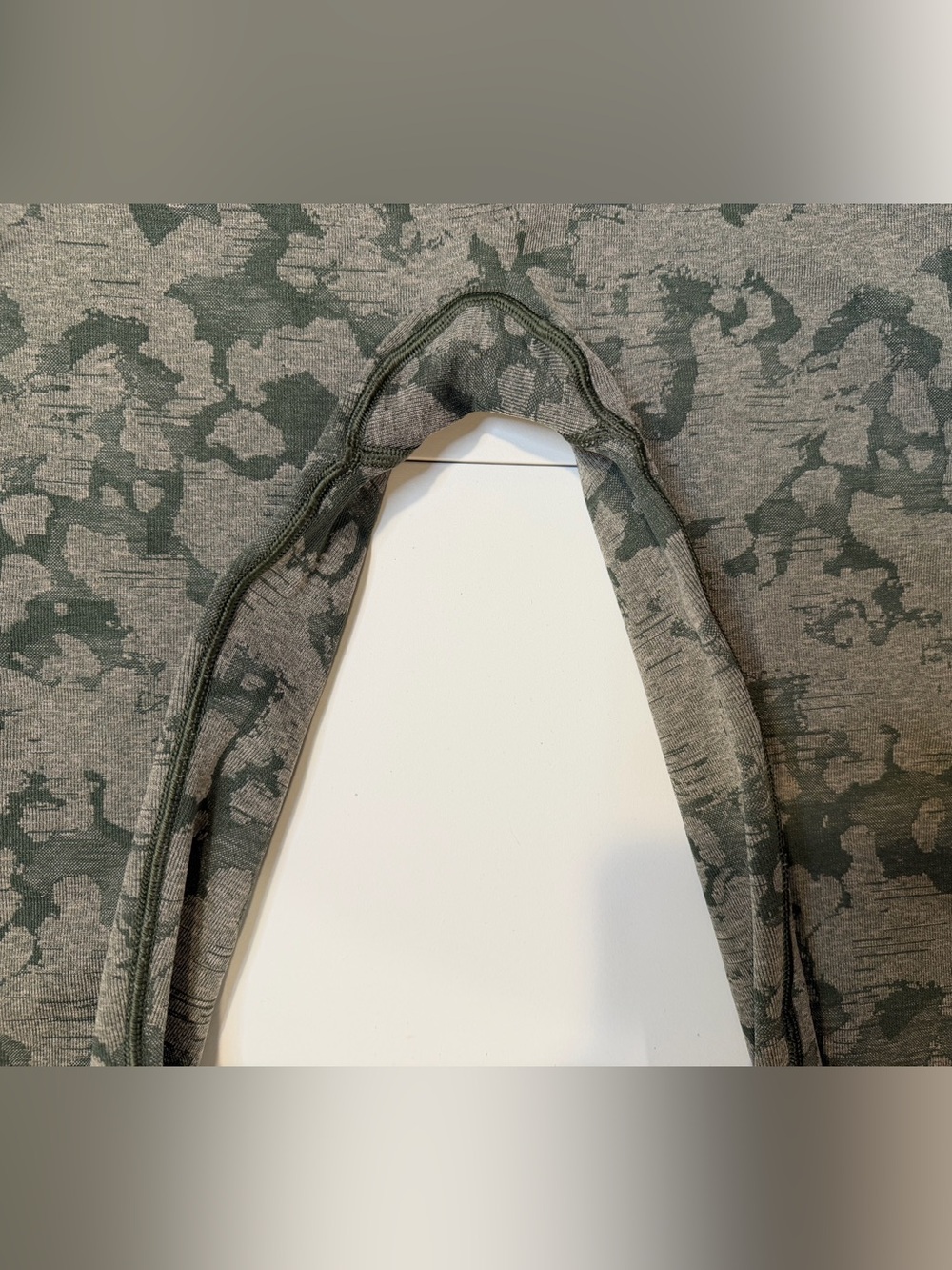 Gymshark Adapt Green Camo Seamless High-Waist Leggings XL - Picture 6 of 9